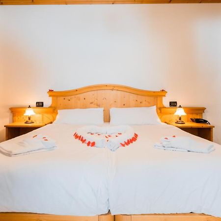 Hotel Dolomiti Di De Martin D Oscar Comèlico Superiore Exteriör bild