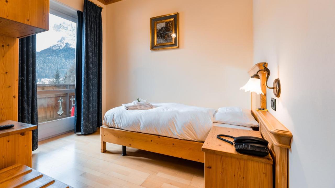 Hotel Dolomiti Di De Martin D Oscar Comèlico Superiore Exteriör bild