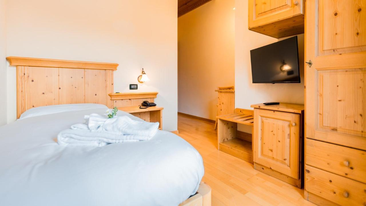 Hotel Dolomiti Di De Martin D Oscar Comèlico Superiore Exteriör bild
