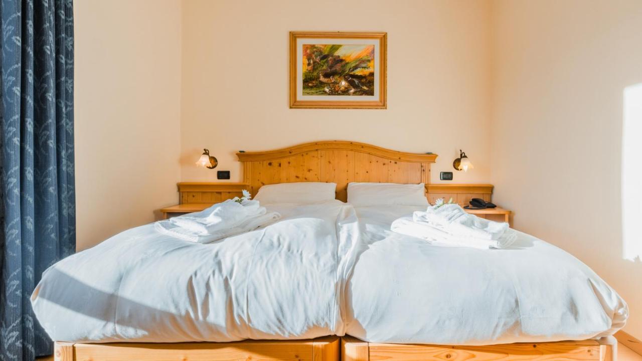 Hotel Dolomiti Di De Martin D Oscar Comèlico Superiore Exteriör bild